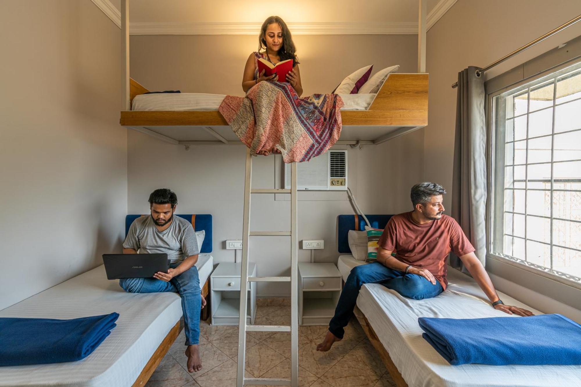 Madpackers Rishikesh Laxman Jhula Hostel Ngoại thất bức ảnh